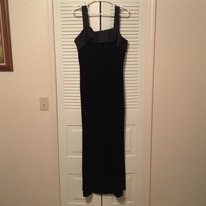 Black Floor-length Evening Gown